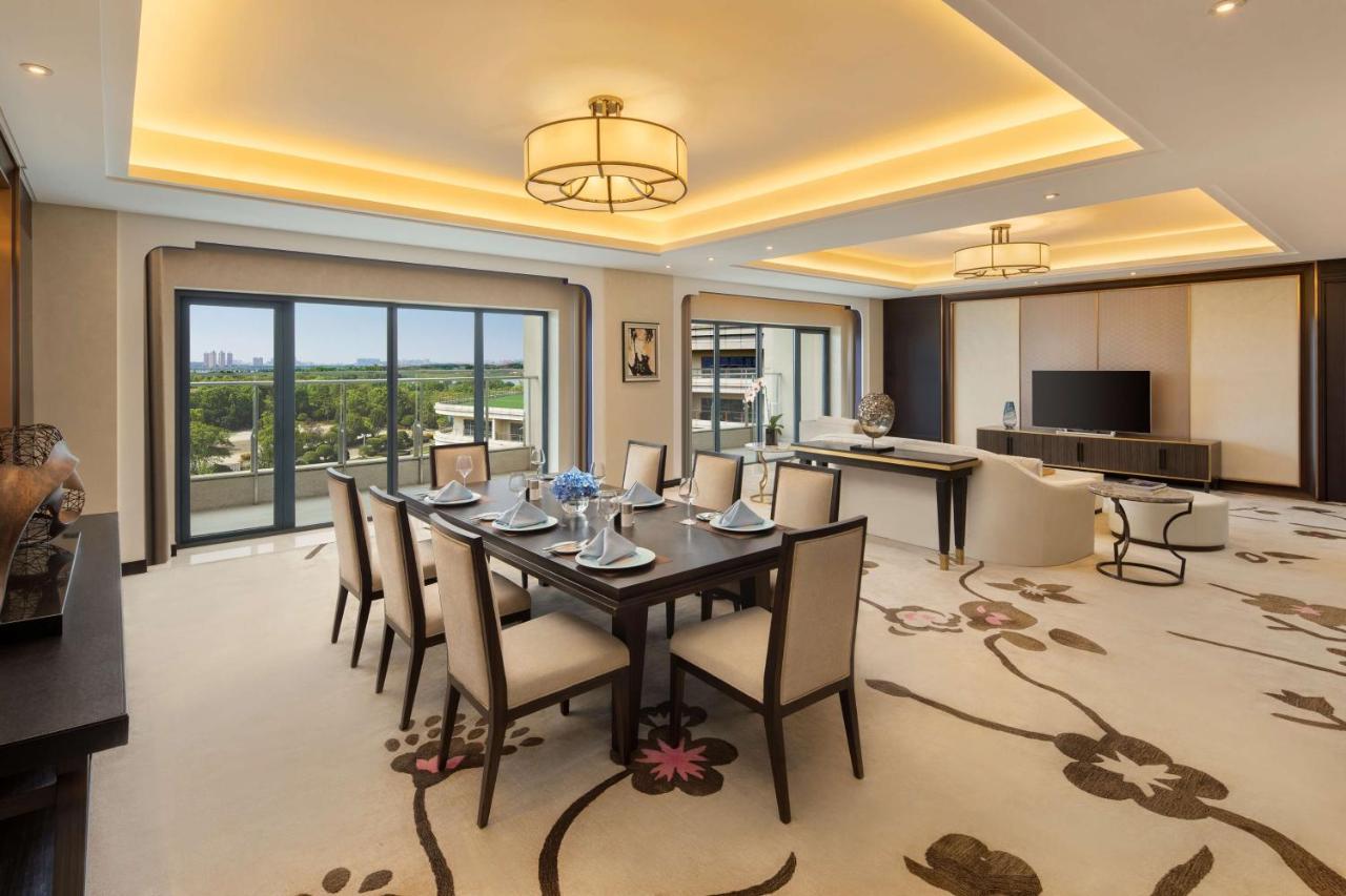Radisson Blu Hotel Wuhan Etd Zone Exterior photo
