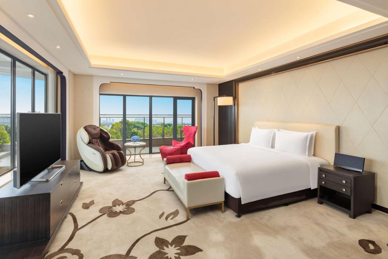 Radisson Blu Hotel Wuhan Etd Zone Exterior photo