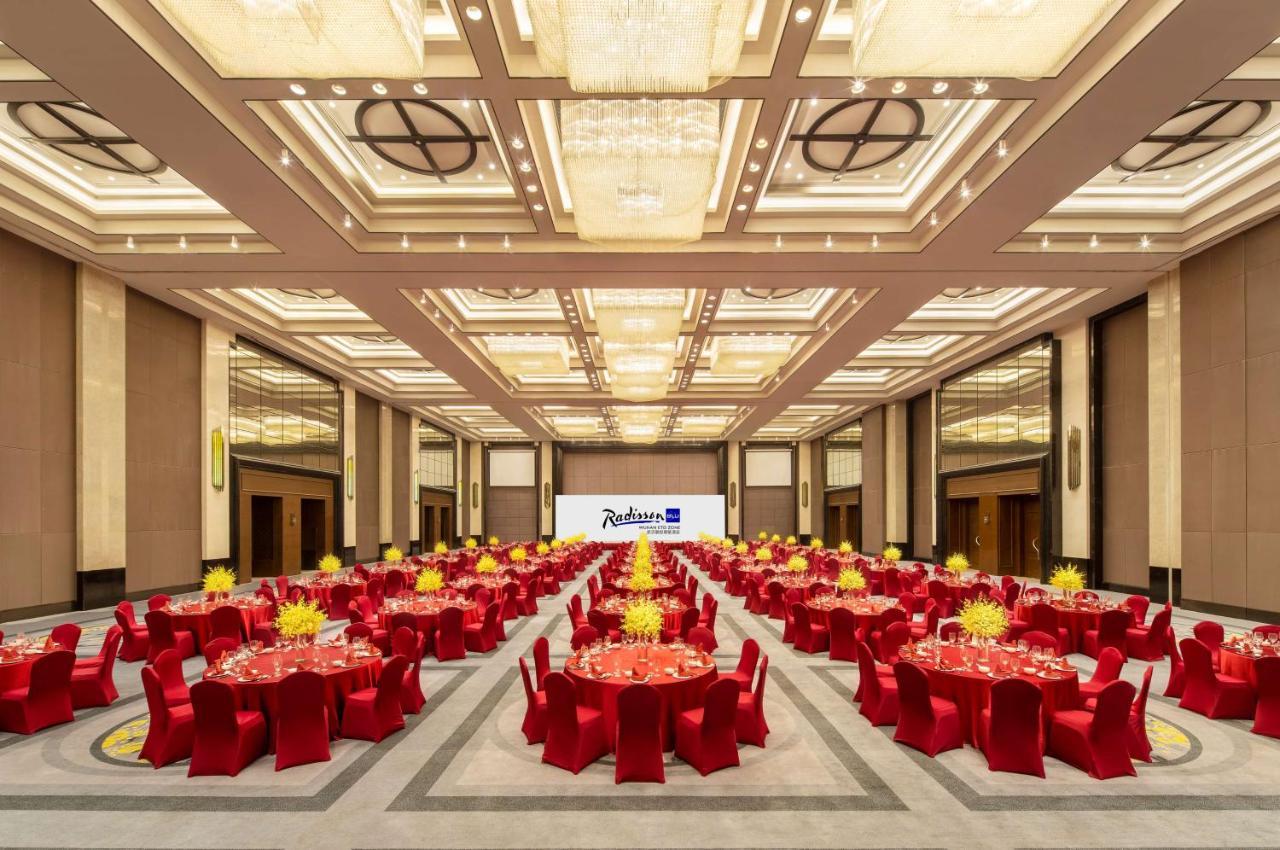 Radisson Blu Hotel Wuhan Etd Zone Exterior photo
