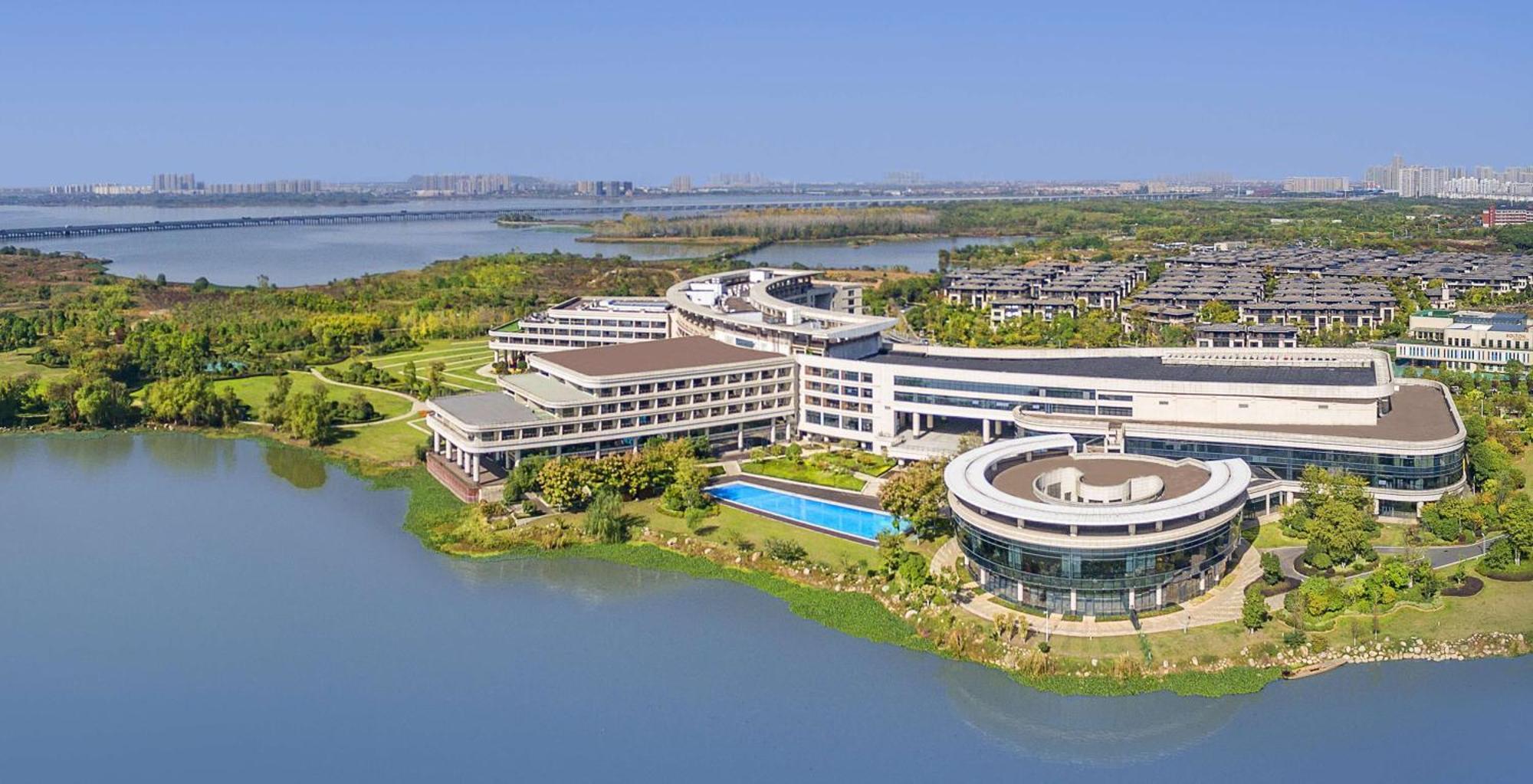 Radisson Blu Hotel Wuhan Etd Zone Exterior photo